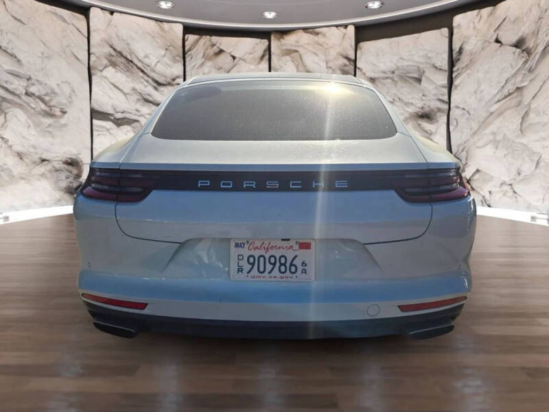 2018 Porsche Panamera