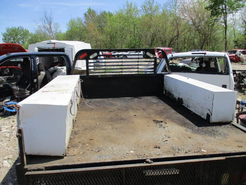 2014 Chevrolet 8' Flatbed DRW w/ 5thWheelHole