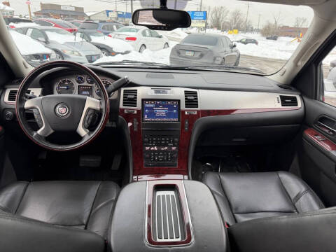 2012 Cadillac Escalade Luxury