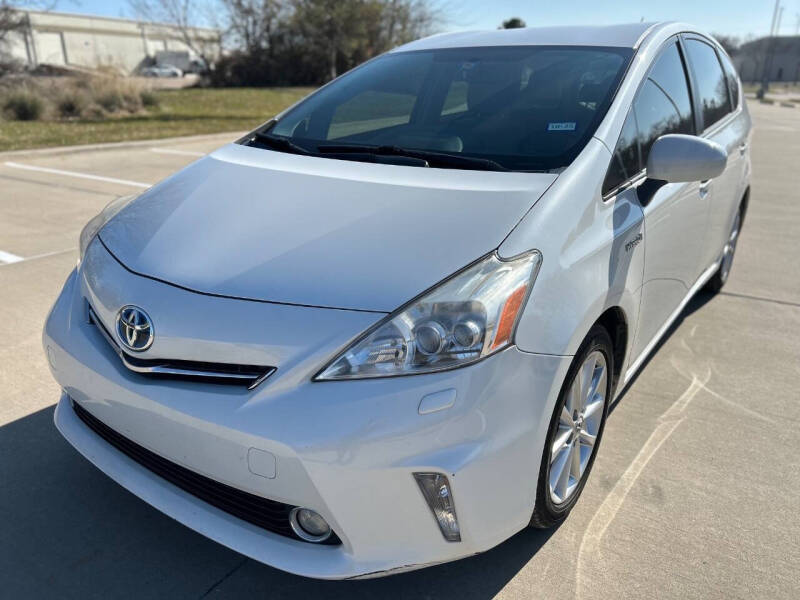 2013 Toyota Prius v Two