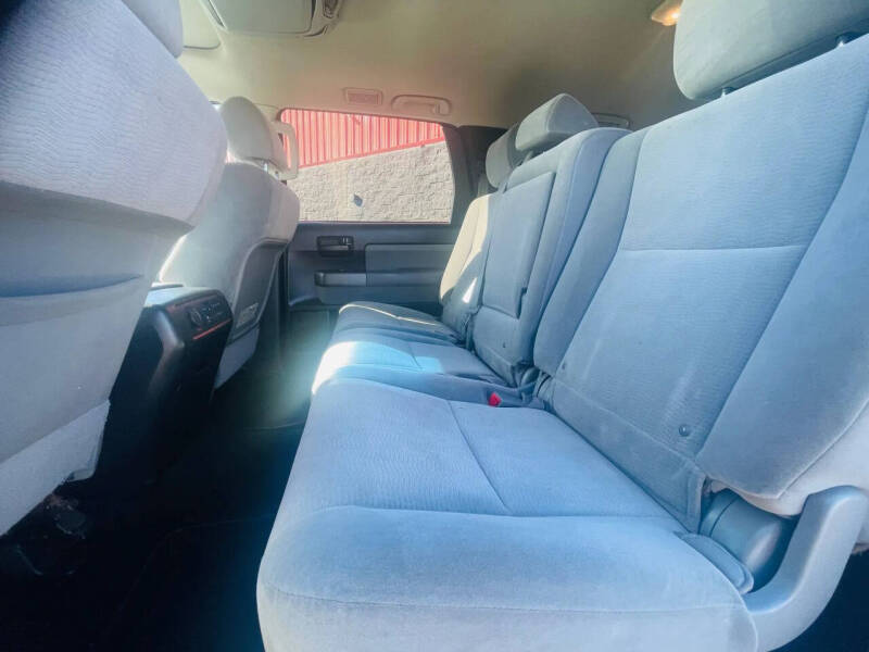 2012 Toyota Sequoia SR5