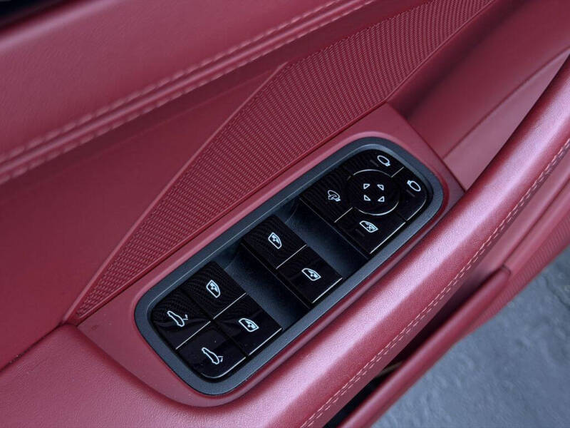 2018 Porsche Panamera 4S