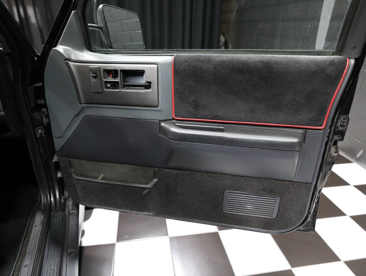 1991 GMC Syclone 33