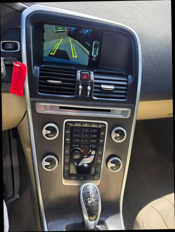 2015 Volvo XC60 T5 Drive-E Premier