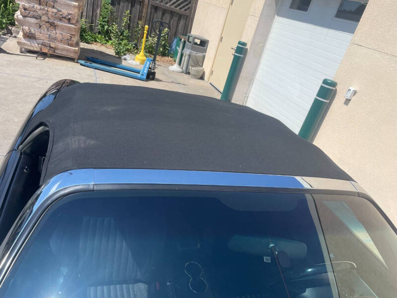 2005 Ford Thunderbird Deluxe