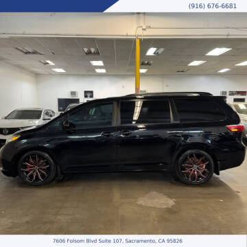 2017 Toyota Sienna LE 8-Passenger
