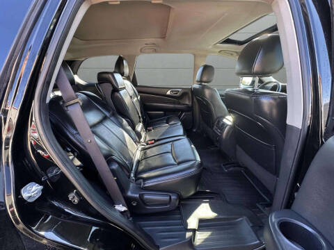 2017 Nissan Pathfinder SL