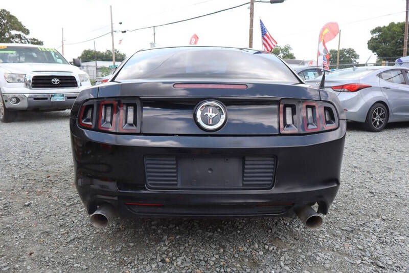 2014 Ford Mustang V6