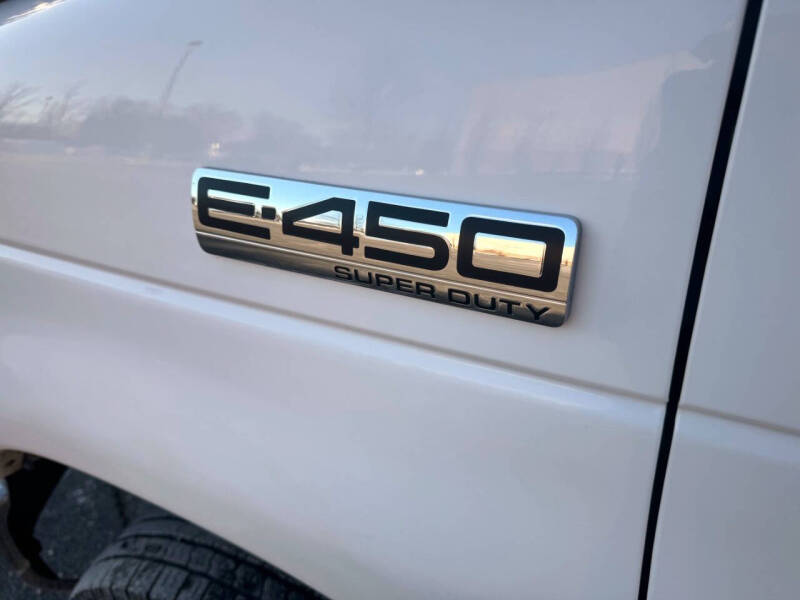 2017 Ford E-450