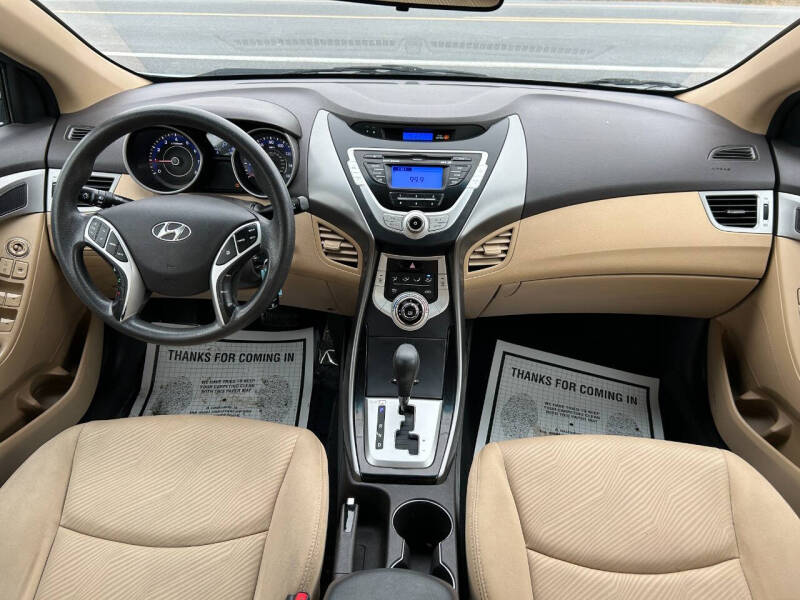 2012 Hyundai Elantra GLS photo 10