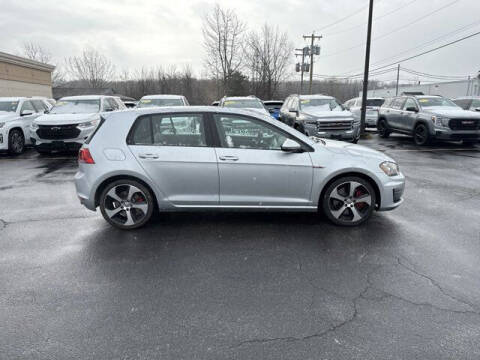 2017 Volkswagen Golf GTI Sport