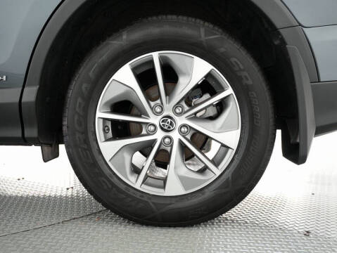 2017 Toyota RAV4 Hybrid XLE