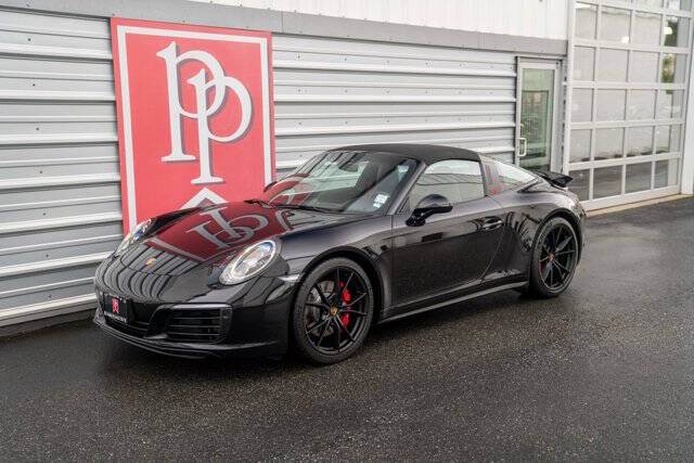 2018 Porsche 911 35