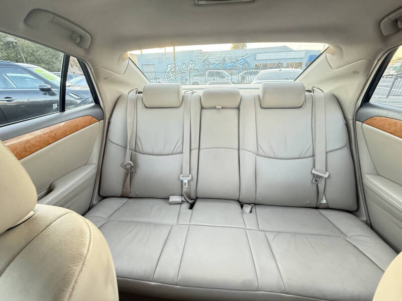 2005 Toyota Avalon XLS