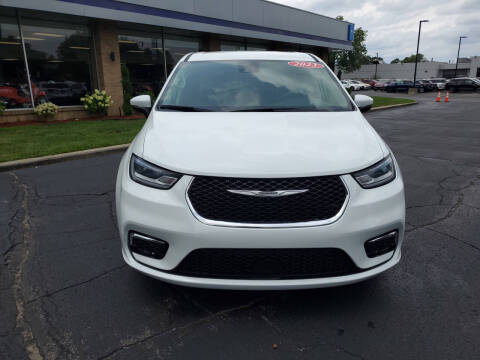 2023 Chrysler Pacifica Touring L