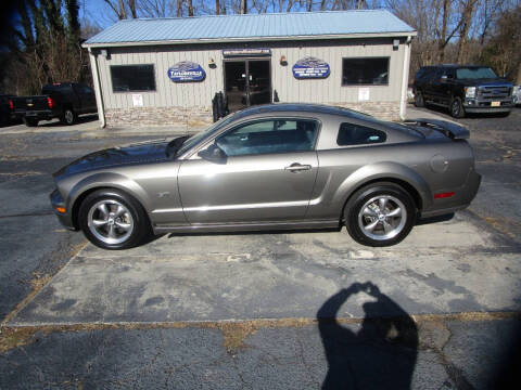 2005 Ford Mustang GT Deluxe