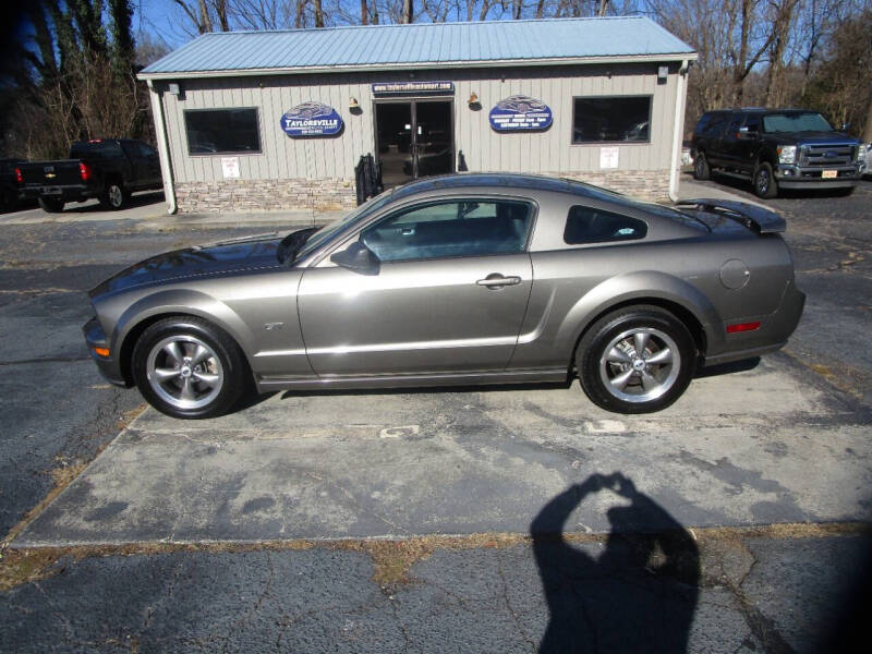 2005 Ford Mustang GT Deluxe