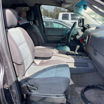 2005 Nissan Titan SE