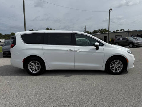 2023 Chrysler Pacifica Touring