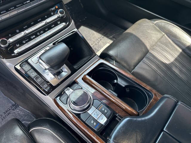 2018 Genesis G90