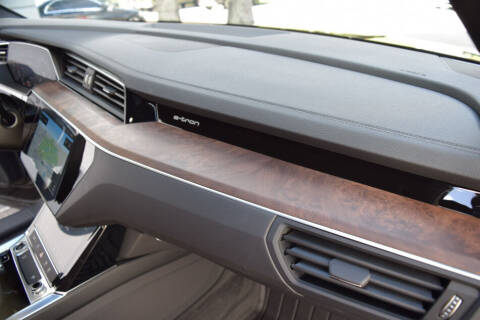 2022 Audi e-tron quattro Premium