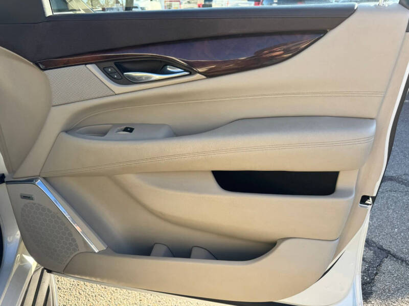 2015 Cadillac Escalade ESV Luxury