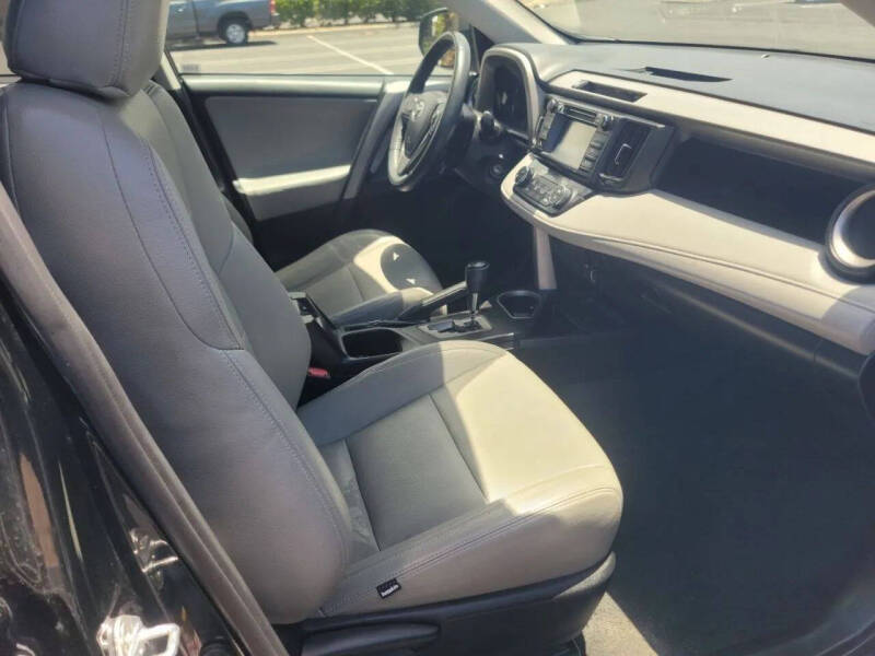 2017 Toyota RAV4 XLE
