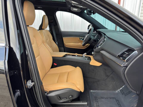 2024 Volvo XC90 Recharge T8 Ultimate Bright Theme 7P