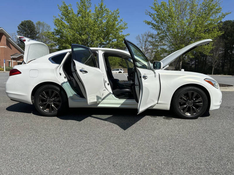 2012 Infiniti M37