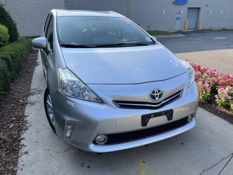 2013 Toyota Prius v Five Photo