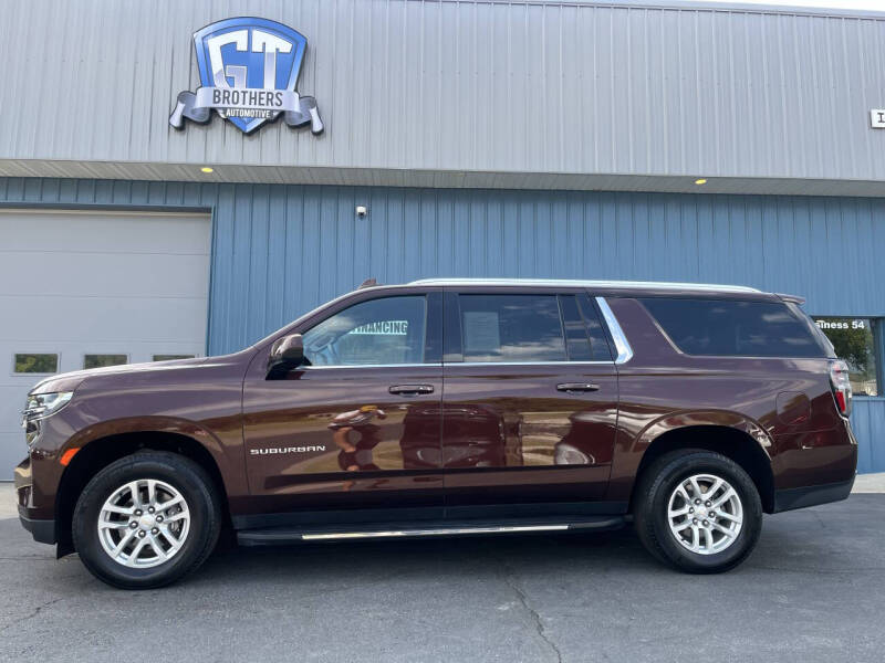 2023 Chevrolet Suburban LT's photo