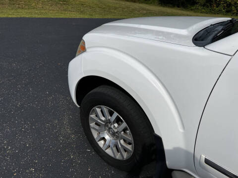 2010 Nissan Pathfinder LE