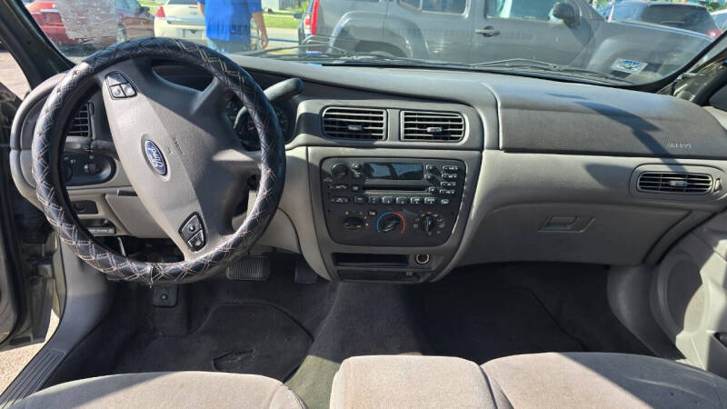 2003 Ford Taurus SES