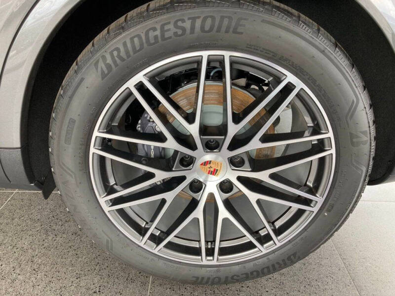 2025 Porsche Cayenne E-Hybrid