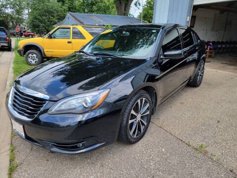 2013 Chrysler 200 for sale at AMAZING AUTO SALES in Hollandale WI