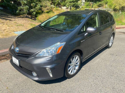 2012 Toyota Prius v Five