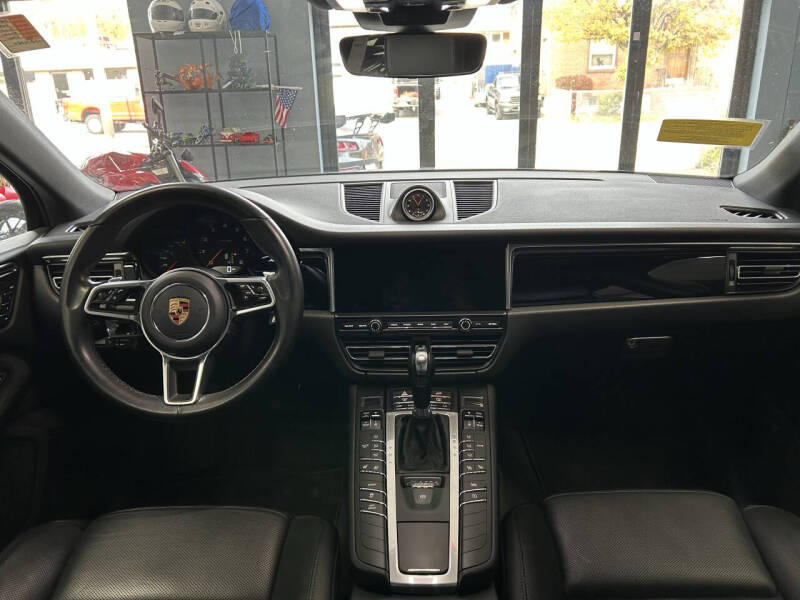 2020 Porsche Macan