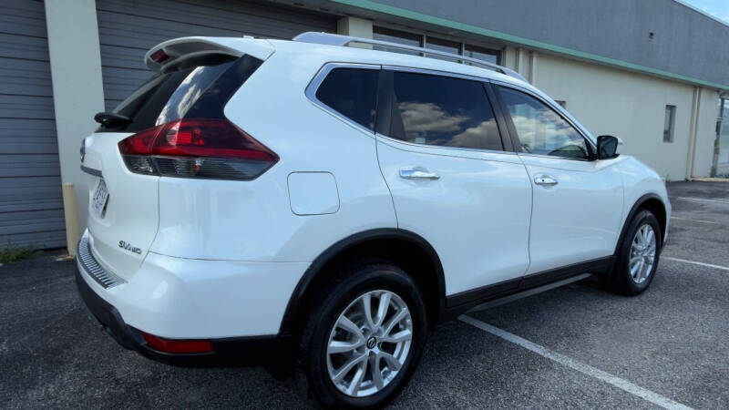 2018 Nissan Rogue SV