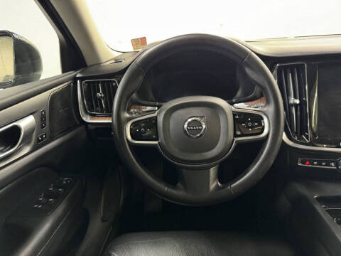 2024 Volvo S60 B5 Plus Dark Theme