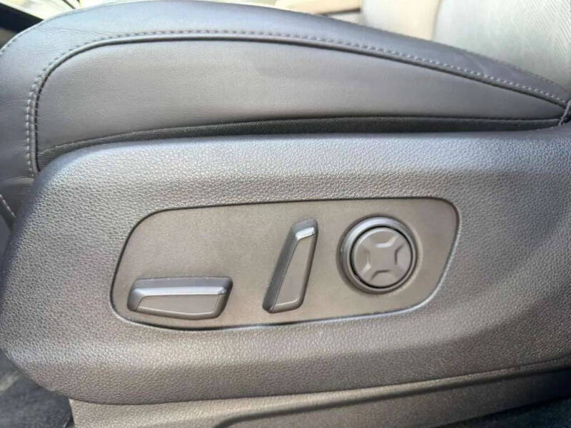 2025 Kia Carnival EX