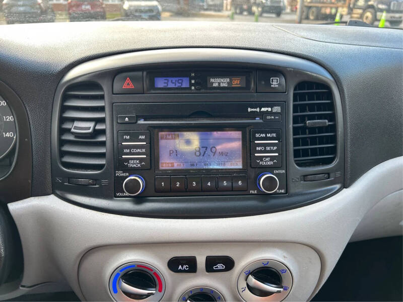 2011 Hyundai Accent GLS