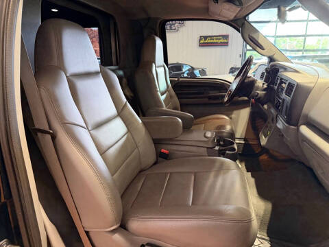 2005 Ford Excursion XLT
