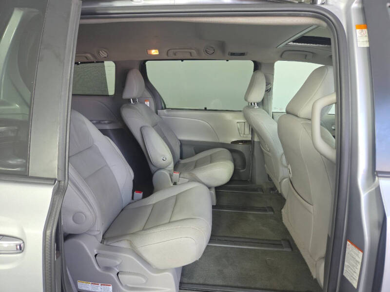 2017 Toyota Sienna XLE 7-Passenger