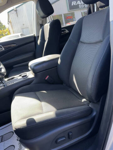 2018 Nissan Pathfinder SV