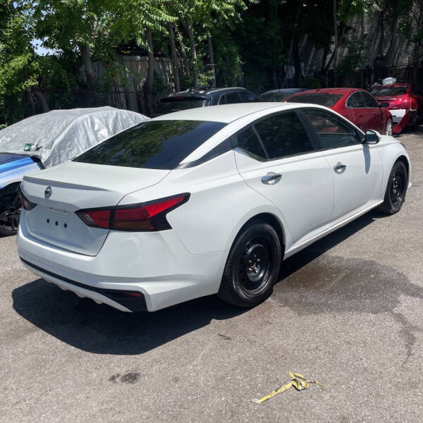 2022 Nissan Altima 2.5 S