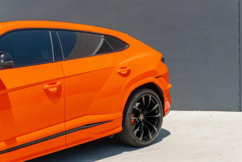 2023 Lamborghini Urus S