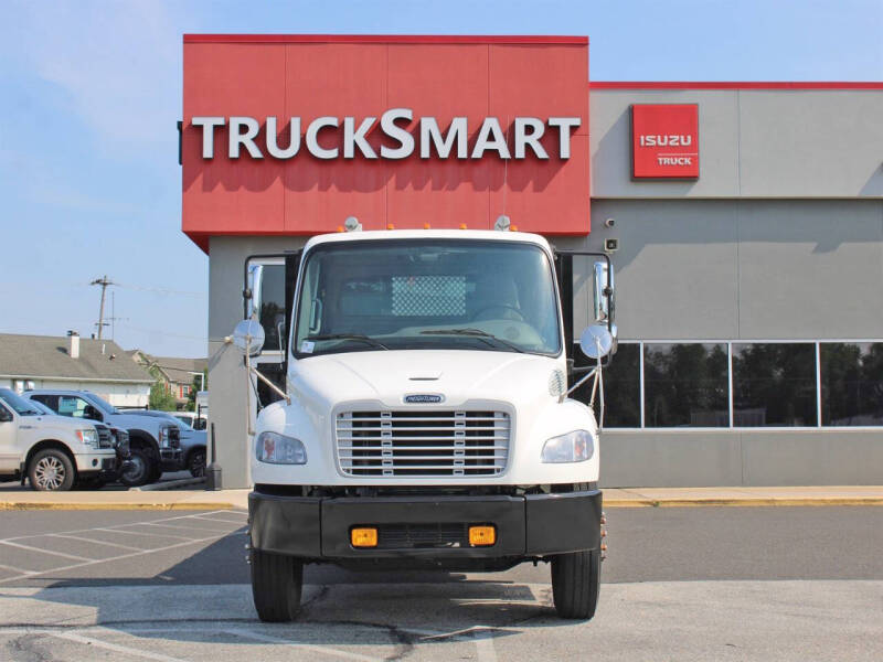 2022 Freightliner M2 106