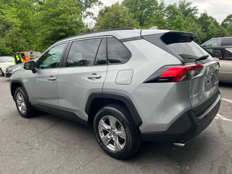 2022 Toyota RAV4 null photo 2