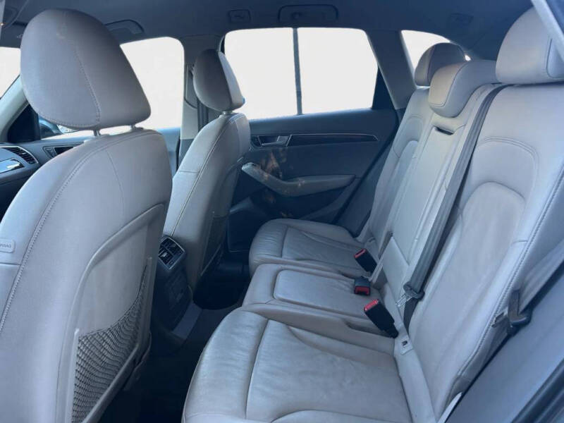 2011 Audi Q5 2.0T quattro Premium