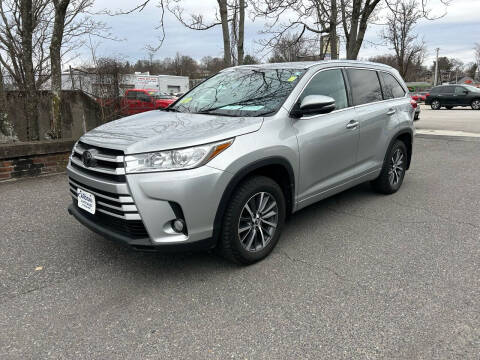 2018 Toyota Highlander for sale at ANDONI AUTO SALES in Worcester MA